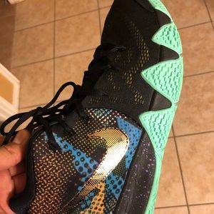 Kyrie Irving size 10 Nike shoes